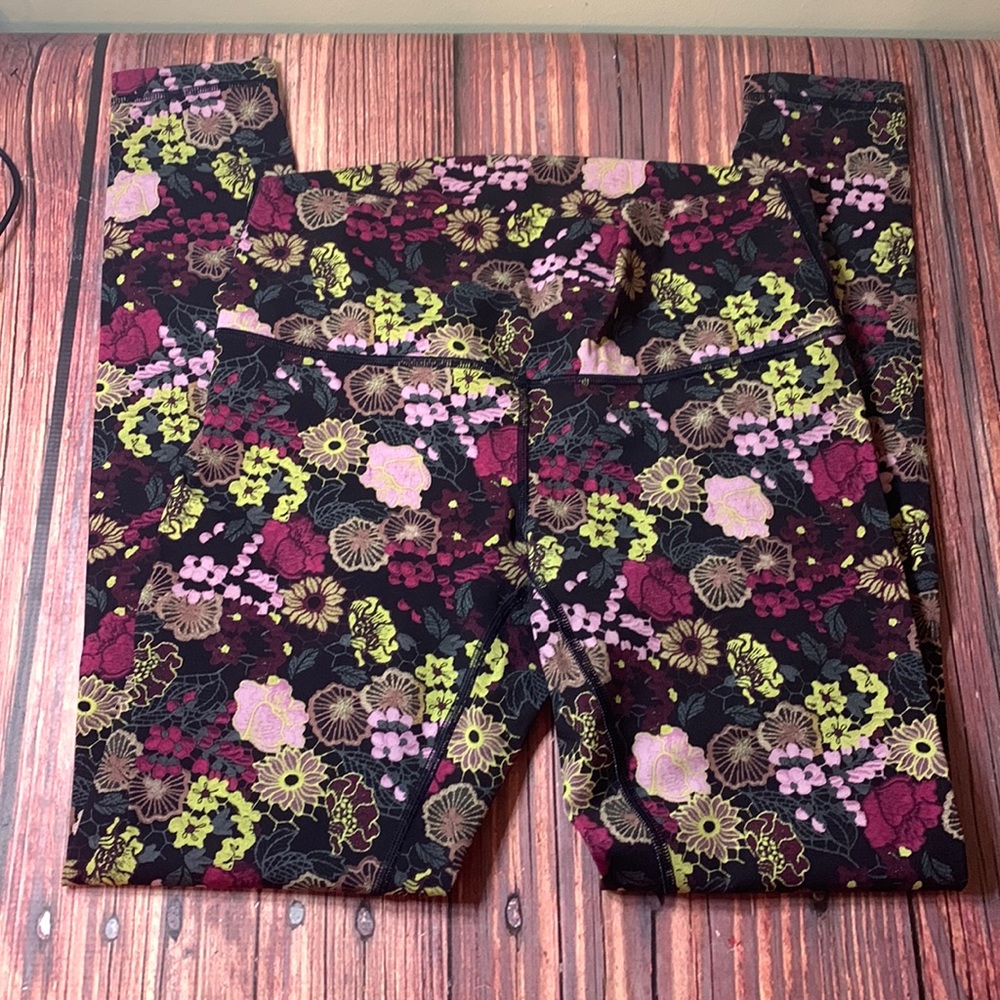 Lululemon Wunder Under HR Tight Leggings 28” sz 8